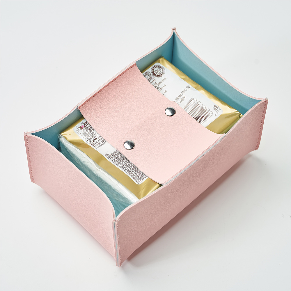 The manufacturer customises the PU leather tissue box for the creative home desktop.