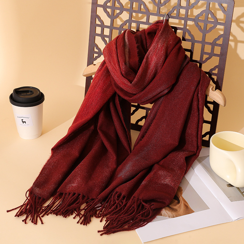 South Korea's new cashmere scarf, a small ink ink ink ink to keep its shoulders warm.