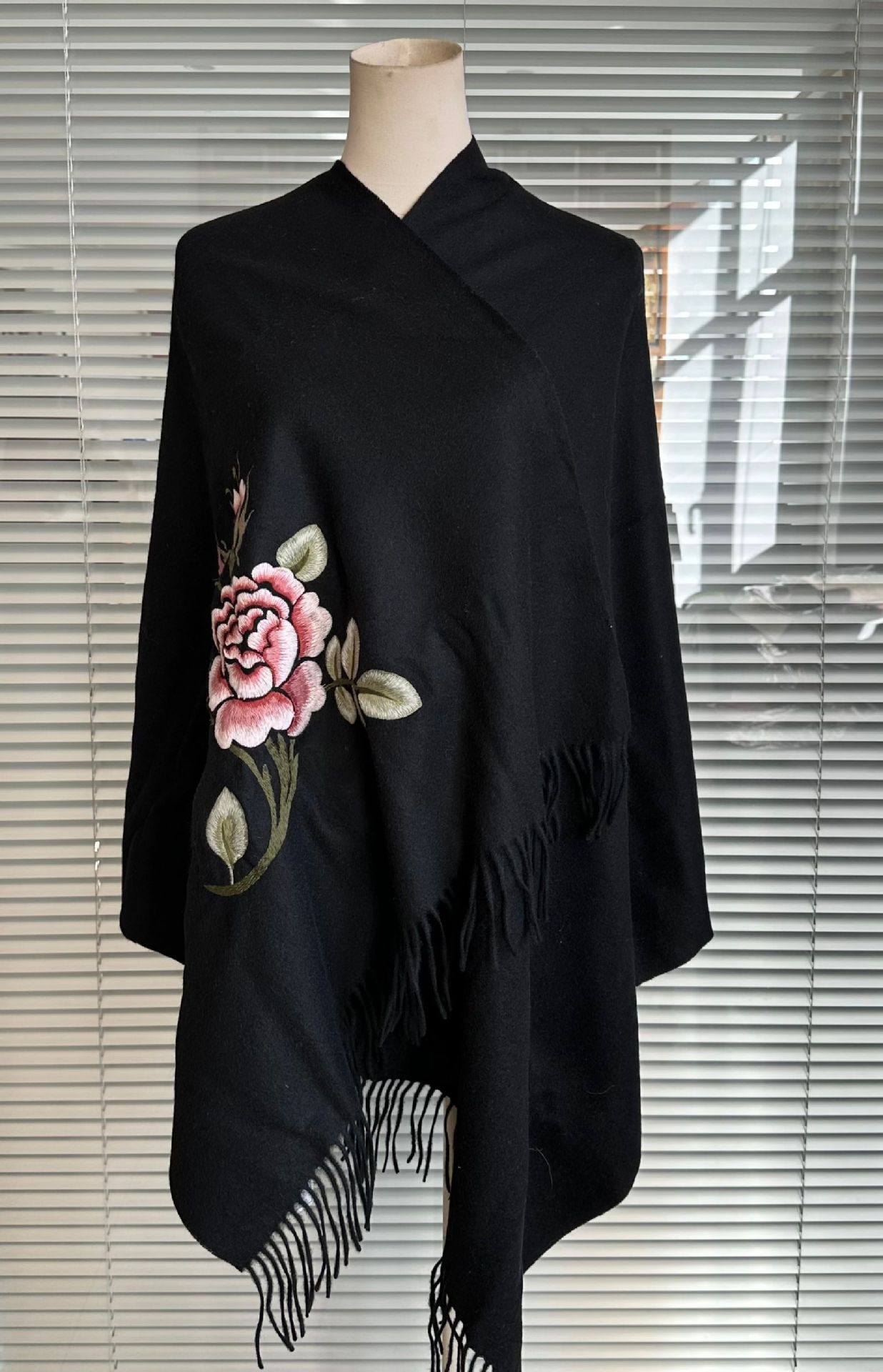 High-end embroidered wool scarf female air-conditioned swr0343